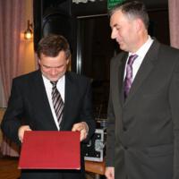 Zdjęcie ilustracyjne wiadomości: <b>Kongregacja Kupiecka honoruje wójta Bernarda Stawiarskiego.</b> #9