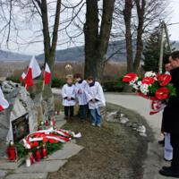Zdjęcie ilustracyjne wiadomości: <b>W Marcinkowicach oddano hołd ofiarom katastrofy smoleńskiej</b> #3