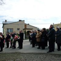 Zdjęcie ilustracyjne wiadomości: <b>W Marcinkowicach oddano hołd ofiarom katastrofy smoleńskiej</b> #6