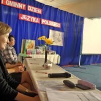 Zdjęcie ilustracyjne wiadomości: <b>Gimnazjaliści z Trzetrzewiny mistrzami języka polskiego</b> #11