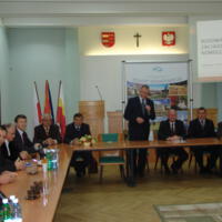 Zdjęcie ilustracyjne wiadomości: <b>Podpisanie umowy w sprawie obwodnicy zachodniej Nowego Sącza.</b> #2