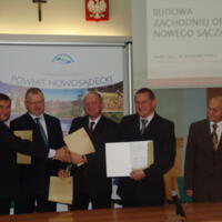 Zdjęcie ilustracyjne wiadomości: <b>Podpisanie umowy w sprawie obwodnicy zachodniej Nowego Sącza.</b> #29
