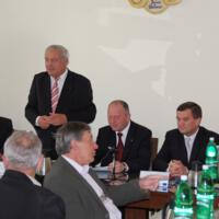 Zdjęcie ilustracyjne wiadomości: 2,3 mln zł unijnego wsparcia na budowę sali gimnastycznej w Śwniarsku – uroczyste przekazanie umowy na sesji rady gminy  #4