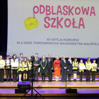 Zdjęcie ilustracyjne wiadomości: II MIEJSCE W WOJEWÓDZKIM KONKURSIE  „ODBLASKOWA SZKOŁA” #17