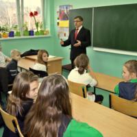 Zdjęcie ilustracyjne wiadomości: <b>Uczniowie z Wielogłów poznawali pracę gminnych radnych</b> #4