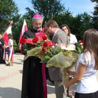 Zdjęcie ilustracyjne wiadomości: Uroczystość nadania sztandaru Szkole Podstawowej w Rdziostowie #17