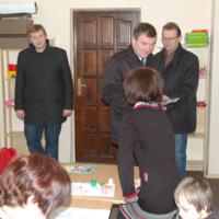 Zdjęcie ilustracyjne wiadomości: Karnety na lodowisko dla dzieci z klas autystycznych oraz   mistrzostwa w mini siatkówce dziewcząt klas podstawowych. #2
