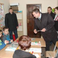 Zdjęcie ilustracyjne wiadomości: Karnety na lodowisko dla dzieci z klas autystycznych oraz   mistrzostwa w mini siatkówce dziewcząt klas podstawowych. #3