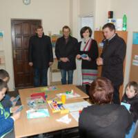 Zdjęcie ilustracyjne wiadomości: Karnety na lodowisko dla dzieci z klas autystycznych oraz   mistrzostwa w mini siatkówce dziewcząt klas podstawowych. #4