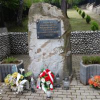 Zdjęcie ilustracyjne wiadomości: Jak co roku dnia 1 września przedstawiciele samorządu Gminy Chełmiec złożyli kwiaty i zapalili znicze na cmentarzach wojennych w miejscowościach Rdziostów, Trzetrzewina i Świniarsko, a tym samym składając hołd ofiarom II Wojny Światowej. #10