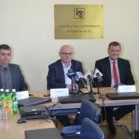 Zdjęcie ilustracyjne wiadomości: <b>Realizacja drogowych pomysłów wójta Bernarda Stawiarskiego. Podpisanie porozumienia intencyjnego</b> #5