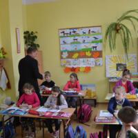 Zdjęcie ilustracyjne wiadomości: <b>3759 karnetów na lodowisko w Chełmcu, dla uczniów wszystkich szkół gminny rozdane.</b> #11