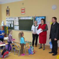 Zdjęcie ilustracyjne wiadomości: <b>3759 karnetów na lodowisko w Chełmcu, dla uczniów wszystkich szkół gminny rozdane.</b> #16