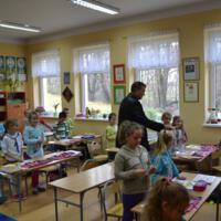 Zdjęcie ilustracyjne wiadomości: <b>3759 karnetów na lodowisko w Chełmcu, dla uczniów wszystkich szkół gminny rozdane.</b> #20