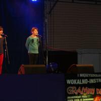 Zdjęcie ilustracyjne wiadomości: I Międzyszkolny Konkurs Wokalno- Instrumentalny GRAMmy na tak! #56
