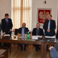 Zdjęcie ilustracyjne wiadomości: XI sesja rady gminy Chełmiec – wręczenie sprzętu i mundurów jednostkom OSP oraz przystąpienie gminy do realizacji zadania „Zakup i montaż minifarm fotowoltaicznych na terenie Gminy Chełmiec" #2
