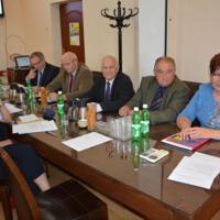 Zdjęcie ilustracyjne wiadomości: XI sesja rady gminy Chełmiec – wręczenie sprzętu i mundurów jednostkom OSP oraz przystąpienie gminy do realizacji zadania „Zakup i montaż minifarm fotowoltaicznych na terenie Gminy Chełmiec" #9