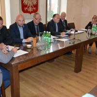 Zdjęcie ilustracyjne wiadomości: XI sesja rady gminy Chełmiec – wręczenie sprzętu i mundurów jednostkom OSP oraz przystąpienie gminy do realizacji zadania „Zakup i montaż minifarm fotowoltaicznych na terenie Gminy Chełmiec" #10