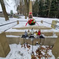 Odnowiony grób wojenny inż. Alberta Faucka na cmentarzu wojennym w Marcinkowicach