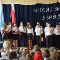 Zdjęcie ilustracyjne wiadomości: „Witaj, majowa jutrzenko świeć naszej polskiej krainie uczcimy ciebie piosenką która w całej Polsce słynie...” 
 #13
