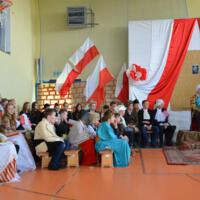 Zdjęcie ilustracyjne wiadomości: „Witaj, majowa jutrzenko świeć naszej polskiej krainie uczcimy ciebie piosenką która w całej Polsce słynie...” 
 #47