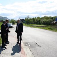 Zdjęcie ilustracyjne wiadomości: <b>RUSZA BUDOWA CHODNIKA W CHOMRANICACH !</b> #1