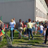 Zdjęcie ilustracyjne wiadomości: Wulkany konfetti, Czerwony Kapturek i zawody sportowe czyli Gminny Dzień Dziecka w Chełmcu. #50