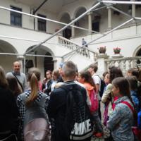 Zdjęcie ilustracyjne wiadomości: Wyjazd wyróżnionych uczniów do Teatru Groteska w Krakowie na spektakl „Przygody Tomka Sawyera” #1