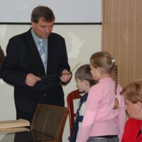 Zdjęcie ilustracyjne wiadomości: <b>Przekazanie odblasków dzieciom z klas 0-3 Szkół Podstawowych.</b> #5