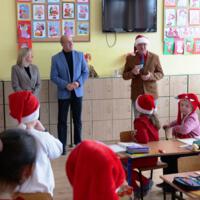 Prezent mikołajkowy od Wójta Gminy dla wszystkich dzieci i uczniów