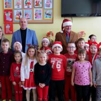 Prezent mikołajkowy od Wójta Gminy dla wszystkich dzieci i uczniów