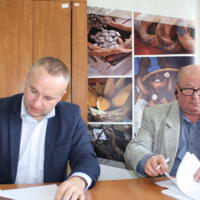 Zdjęcie ilustracyjne wiadomości: Podpisanie umowy na realizację projektu współpracy pn. "Nasze Lokalne Dziedzictwo - poznaj, szanuj, rozwijaj!" #1