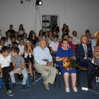 Zdjęcie ilustracyjne wiadomości: Gminne zakończenie roku szkolnego 2017/2018 wraz z uroczystym nadaniem i poświęceniem Sztandaru w Szkole Podstawowej im. siostry Czesławy Lorek w Biczycach Dolnych. #85