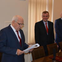 Zdjęcie ilustracyjne wiadomości: Pierwsza uroczysta sesja Rady Gminy Chełmiec. Radni i Wójt złożyli ślubowanie. #48