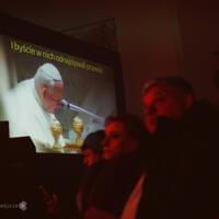 Zdjęcie ilustracyjne wiadomości: Golec uOrkiestra kolędowała w Świniarsku. #9