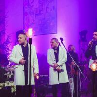 Zdjęcie ilustracyjne wiadomości: Golec uOrkiestra kolędowała w Świniarsku. #17