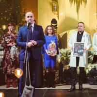 Zdjęcie ilustracyjne wiadomości: Golec uOrkiestra kolędowała w Świniarsku. #19