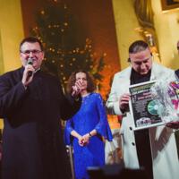 Zdjęcie ilustracyjne wiadomości: Golec uOrkiestra kolędowała w Świniarsku. #21