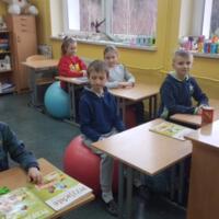 Zdjęcie ilustracyjne wiadomości: Kolorowe piłki zamiast krzeseł #1