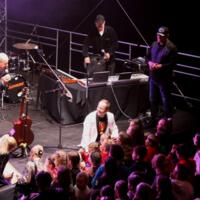 Kolejny koncert za nami. Od ośmiu lat finałem Konkursu Wokalno- Muzycznego GRAMmy na tak! jest występ gwiazdy wieczoru. W tym roku zwycięzcy- ARTYŚCI 2023 saportowali Sławomira.