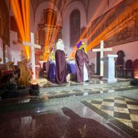 22.03.2024r. w kościele MBNP w Paszynie już po raz drugi miała miejsce inscenizacja Drogi Krzyżowej przedstawiona przez Paszyńską Grupę Teatralną.