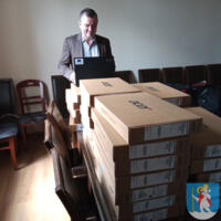 Zdjęcie ilustracyjne wiadomości: Kolejne 31 laptopów zakupione dla potrzebujących uczniów #2