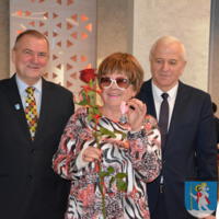 29 listopada 2023r. w Gminie Chełmiec świętowano wspaniałe jubileusze małżeńskie. Wśród jubilatów pięćdziesiąt dwie pary obchodziły złote gody, dziesięć par obchodziło diamentowe gody a cztery pary obchodziły żelazne gody. Niestety nie wszystkie pary uczestniczyły w spotkaniu.